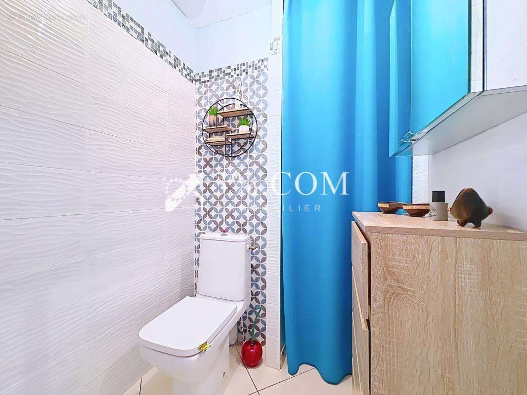 Maison de plain-pied avec piscine, jardin et vue dégagée sur - photo 29