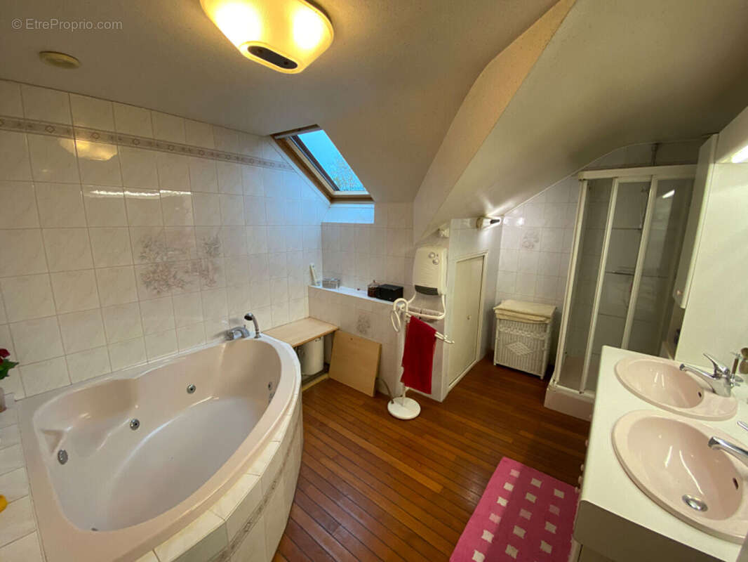 Maison à LES BROUZILS