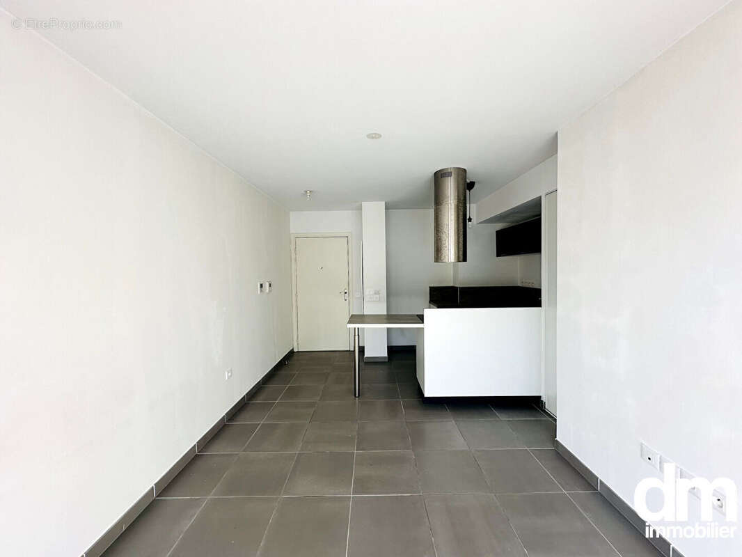 Appartement à ENSUES-LA-REDONNE