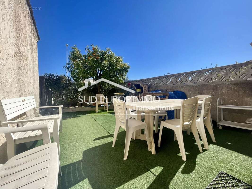 Maison à CARROS