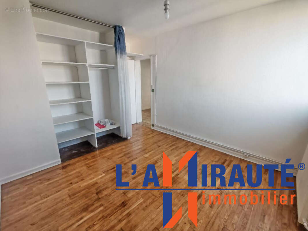 Appartement à SARTROUVILLE