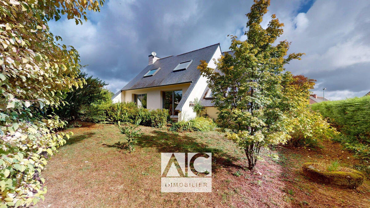 Maison à SAINT-NICOLAS-DU-PELEM