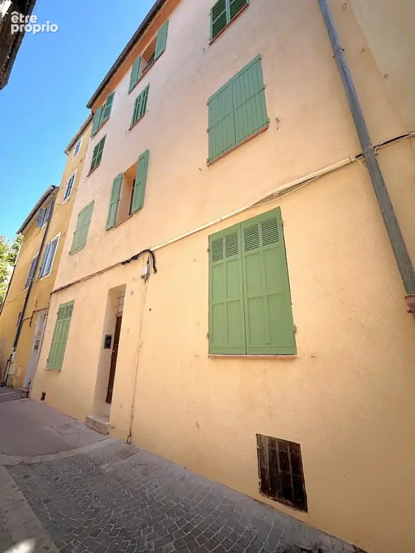Aubagne - Centre historique - Vente appartement T2 au 1er étage d'un petit immeuble - photo 2