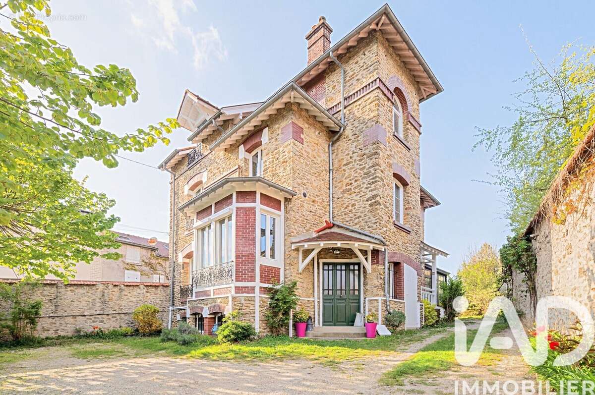 Maison 177 m² à Lagny-Sur-Marne  - photo 2