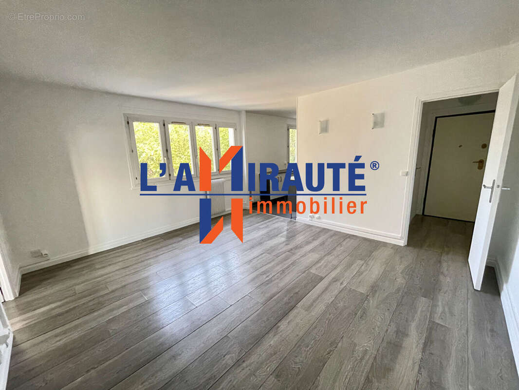 Appartement à SARTROUVILLE