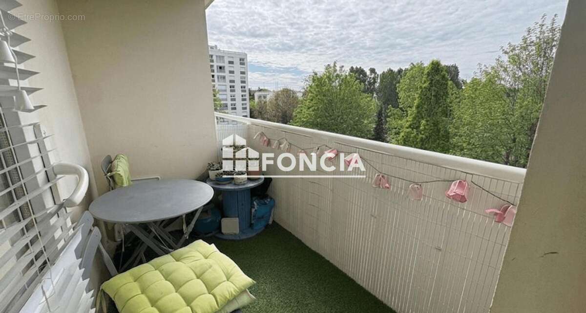 Appartement à FRESNES