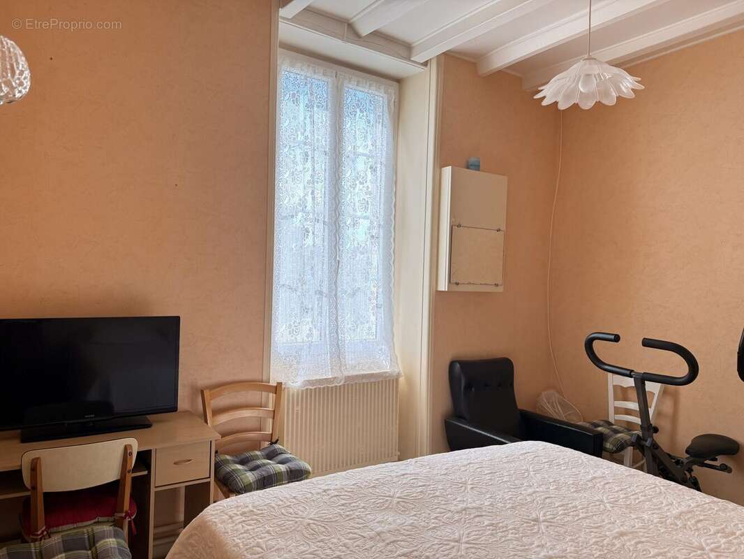 Maison 96 m² à Grezac  - photo 8