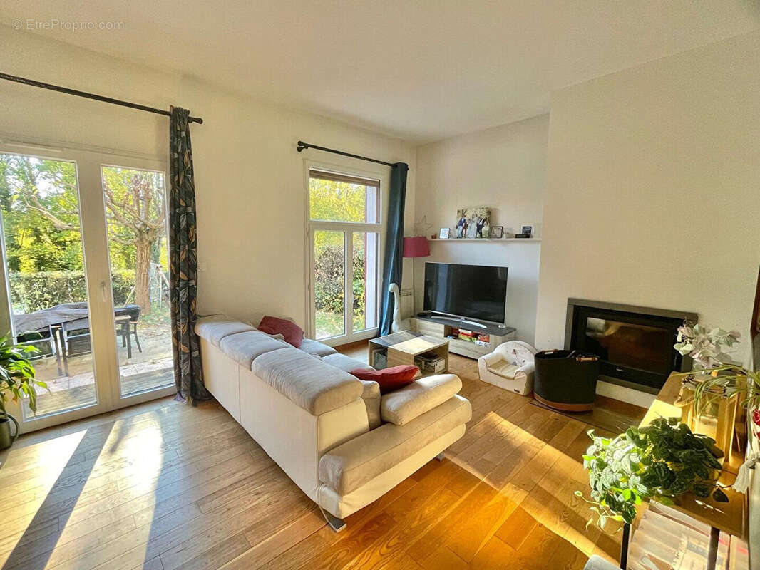 Maison à VAULX-MILIEU