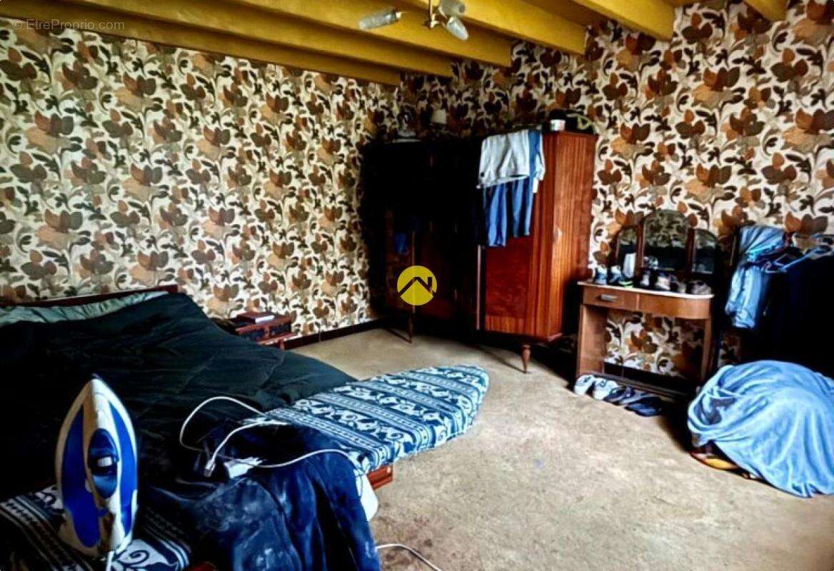 Maison à VEYRINES-DE-VERGT