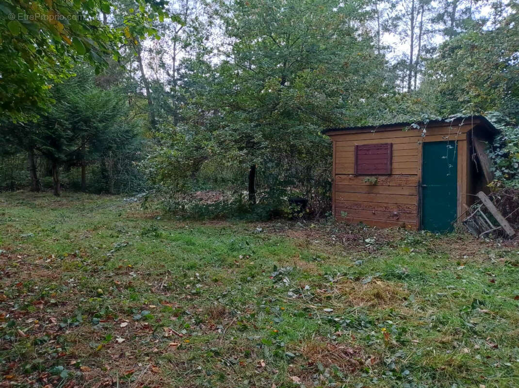 Terrain à GLISY