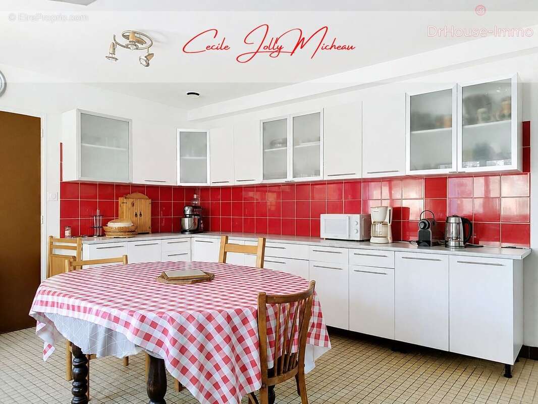 Maison 183 m² à Saint-Caprais-De-Blaye  - photo 9