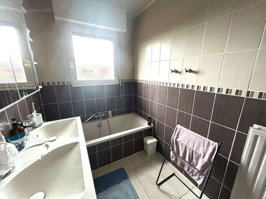 Maison à BRUILLE-SAINT-AMAND