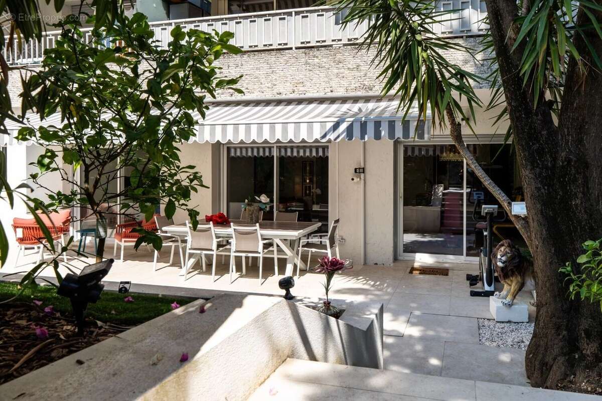 Comme une maison - coup de coeur assure pour ce rez-de-jardin a 500 metres de la mer - photo 9