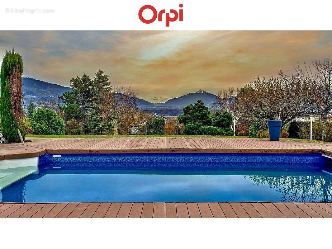 Maison à VETRAZ-MONTHOUX