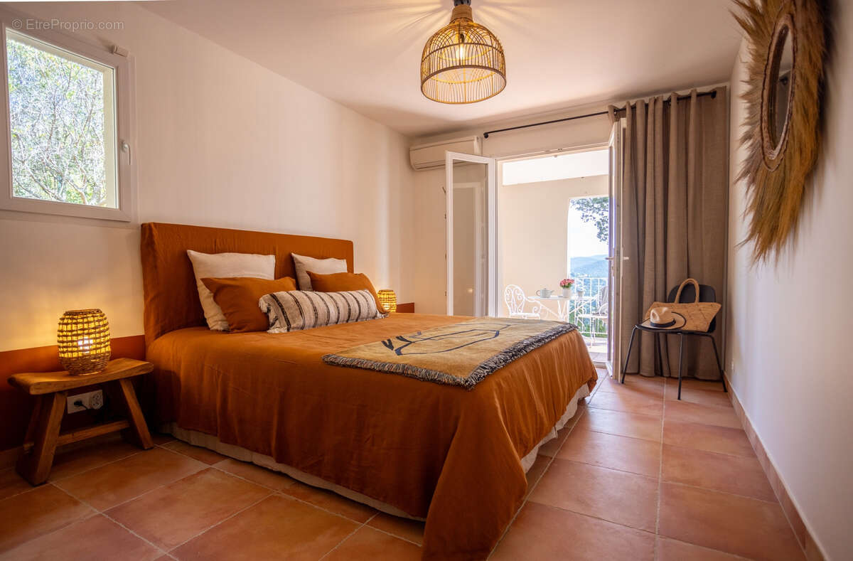 Maison à LA LONDE-LES-MAURES