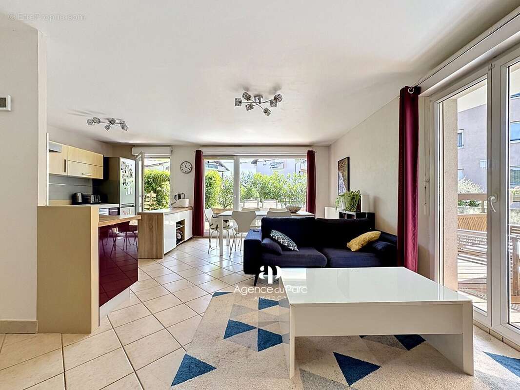 Appartement à POISY