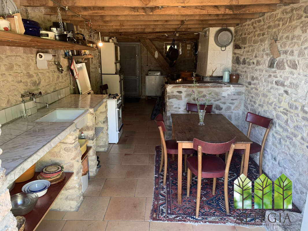 Maison 158 m² à Saint-Dizier-Les-Domaines  - photo 7