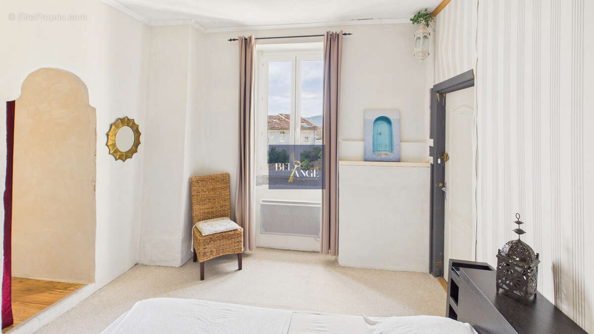 Maison à VILLENEUVE-DE-BERG