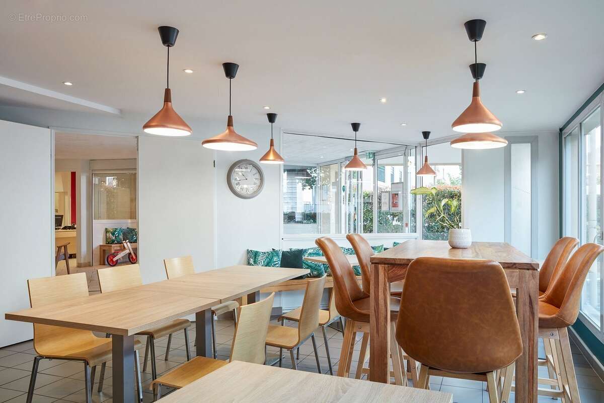 INVESTISSEMENT LOCATIF  CARRIERES SOUS POISSY - Résidence Aparthotel Adagio Access*** - 5,64% de rentabilité. - photo 6