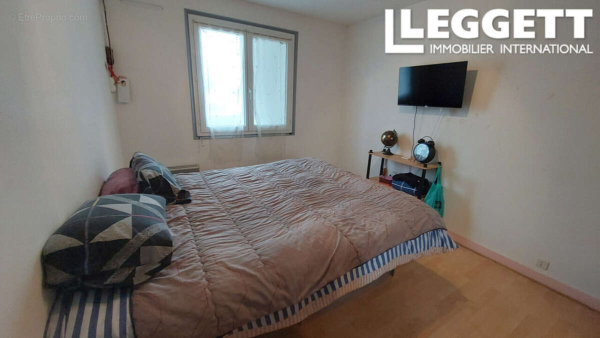 Maison à VILLEBOIS-LAVALETTE