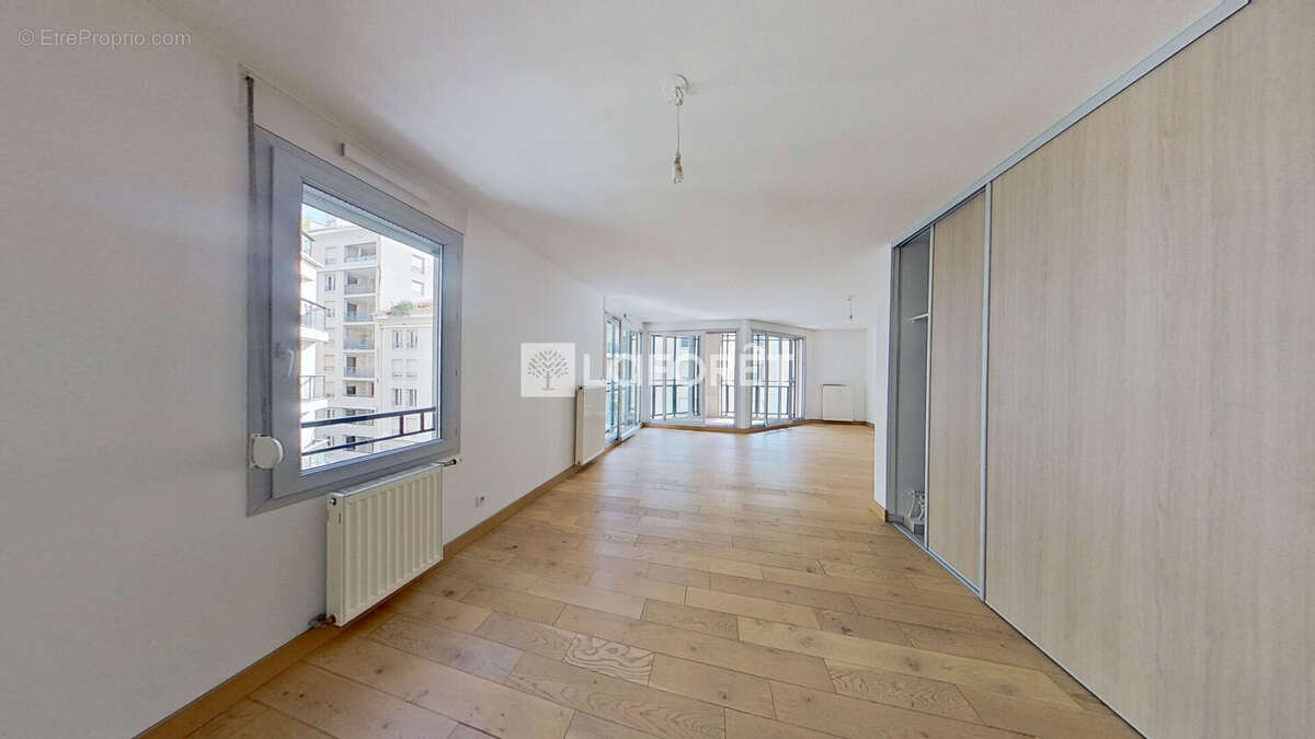Appartement à LYON-8E