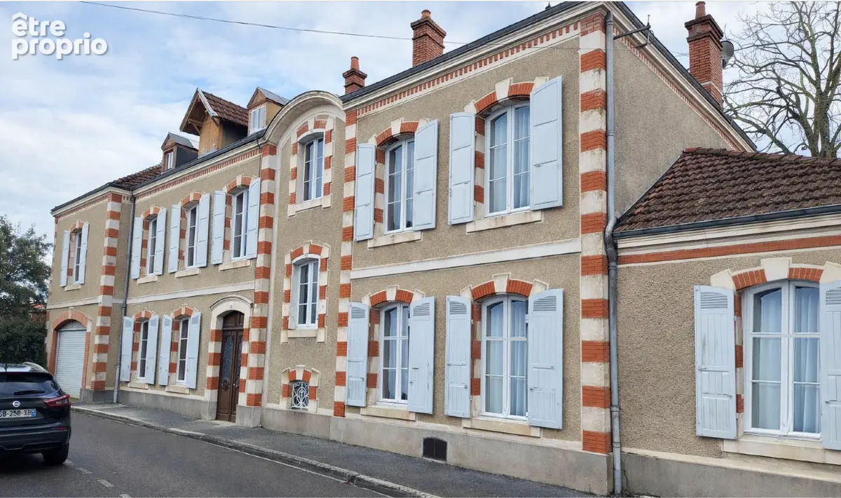 Très beau studio entièrement rénové. - photo 1
