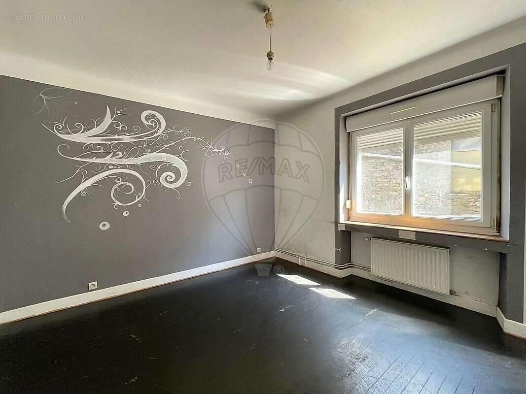 Maison à SERROUVILLE