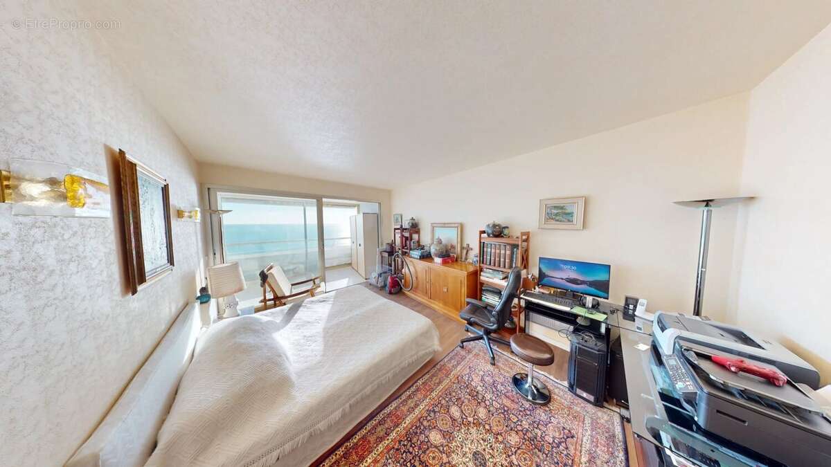 Appartement à VILLENEUVE-LOUBET