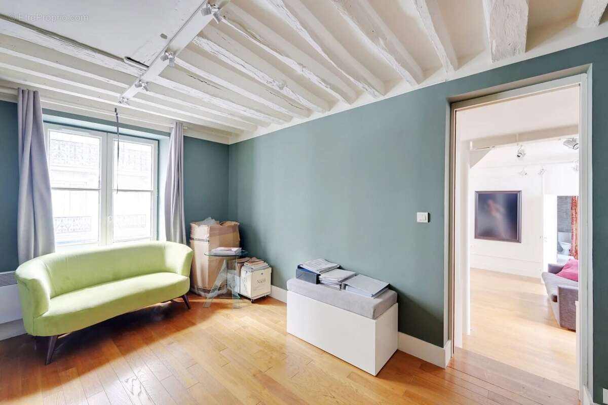 Appartement à PARIS-3E