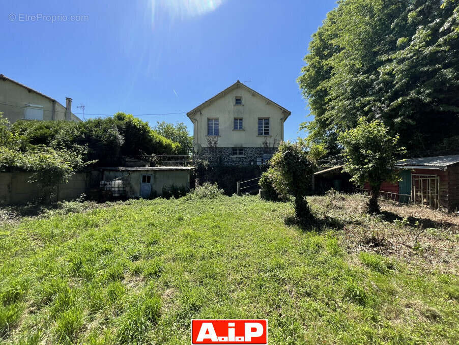 Maison à POUZAUGES