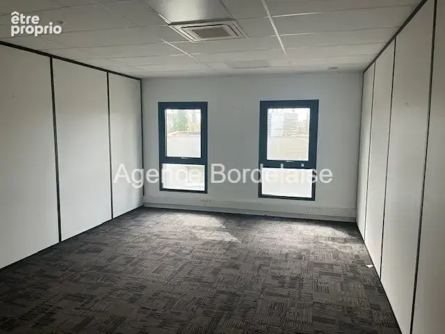 Commerce 2500 m² à Pessac  - photo 4