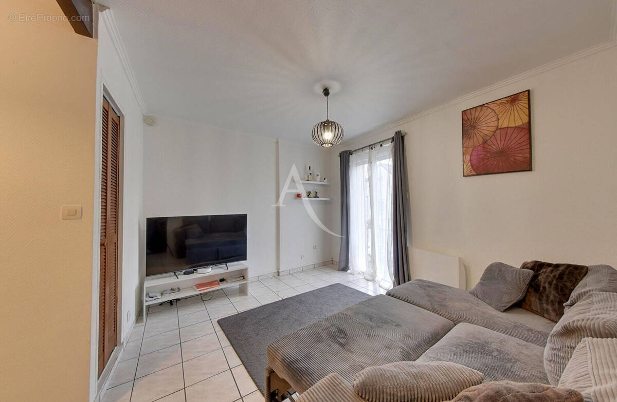 Appartement à OZOIR-LA-FERRIERE