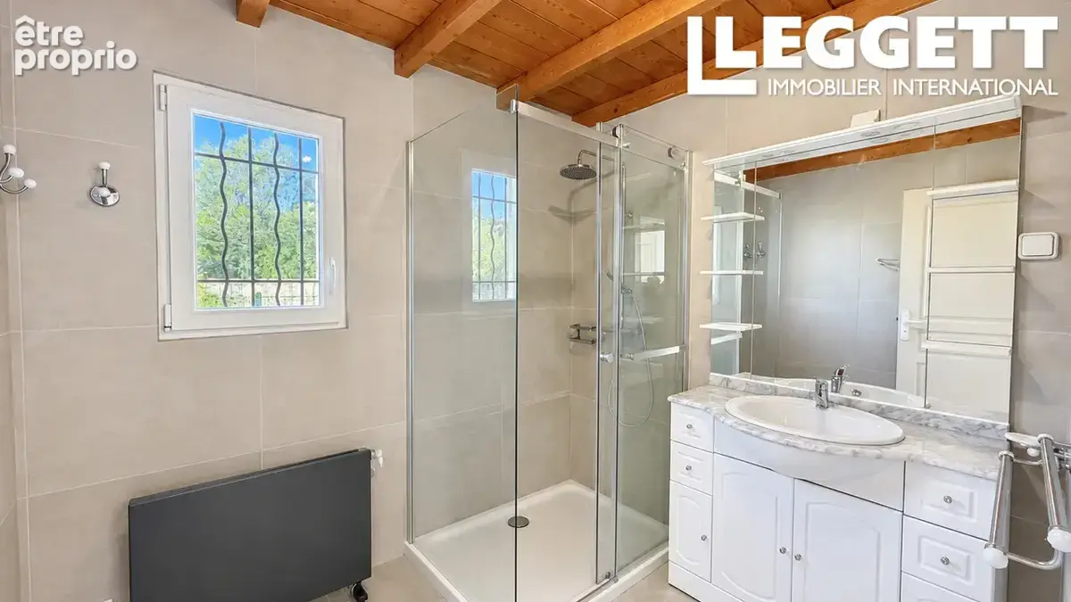 Villa de 200 m² avec trois suites parentales et deux garages, située à Plan-d’Aups-Sainte-Baume - photo 9