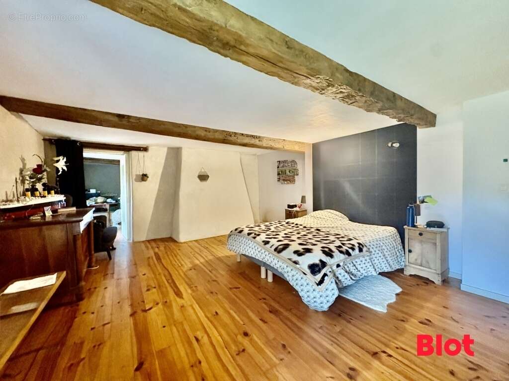 Maison 250 m² à Medreac  - photo 9