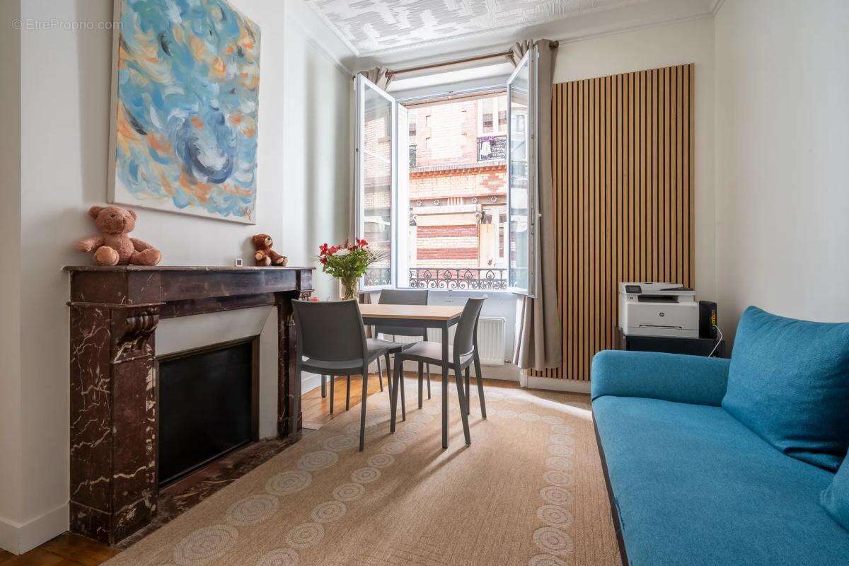 Appartement à PARIS-10E
