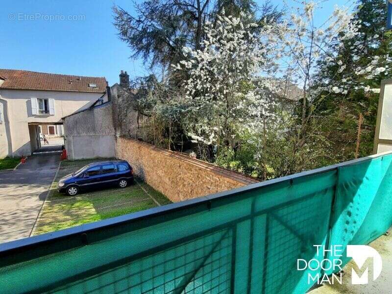 Appartement à LE PERRAY-EN-YVELINES