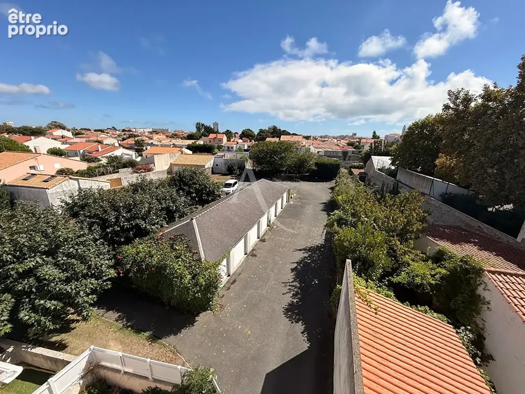 Appartement Type 4 en Duplex ascenseur parking et cave sur La Chaume - photo 4