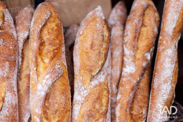 Photo 2 - Commerce à QUIMPER