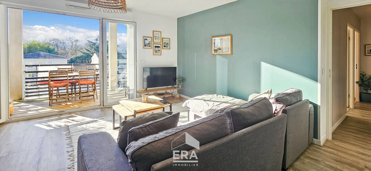 Appartement à PAREMPUYRE