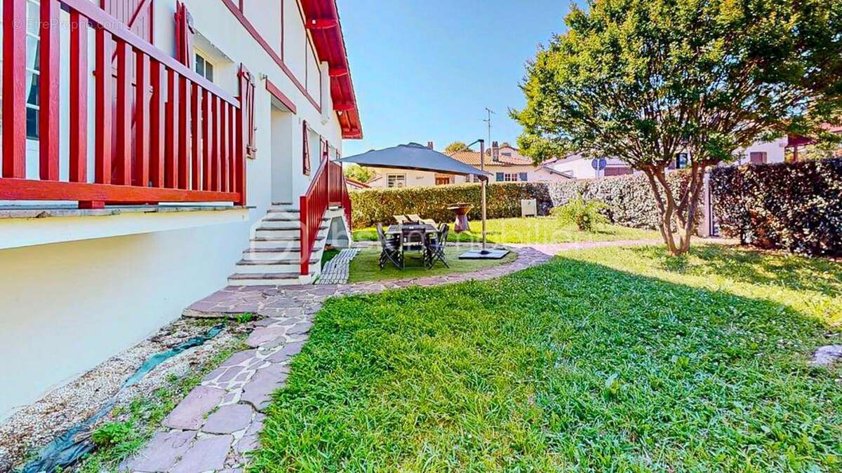 Maison avec jardin au centre du village côté océan à Guéthary - photo 5