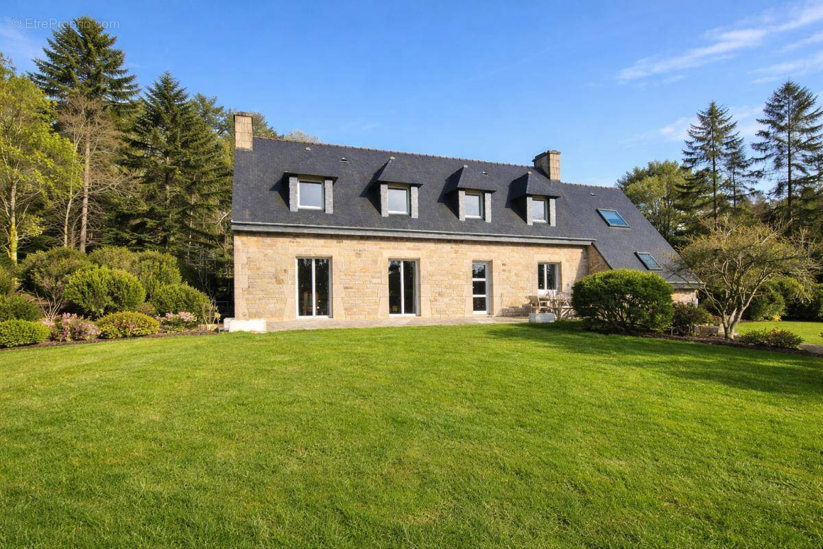 Maison à CLEGUER