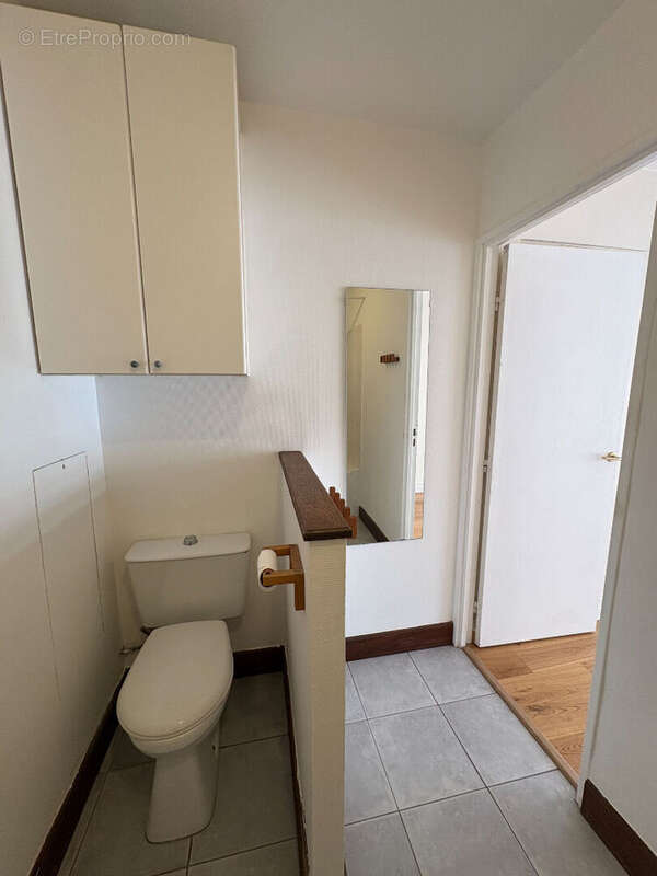 2 pièces avec ascenseur, cave et parking étage élevé - photo 6