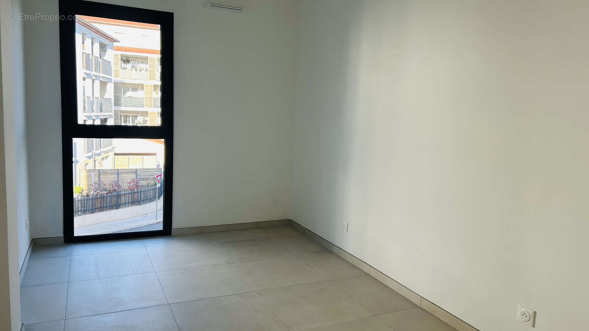 Appartement à LA CRAU