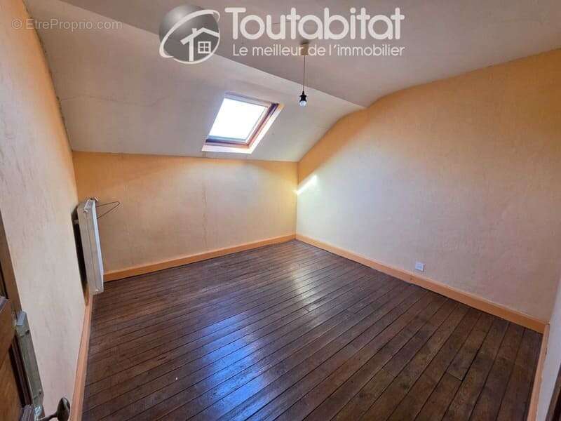 Maison à VRIGNE-AUX-BOIS