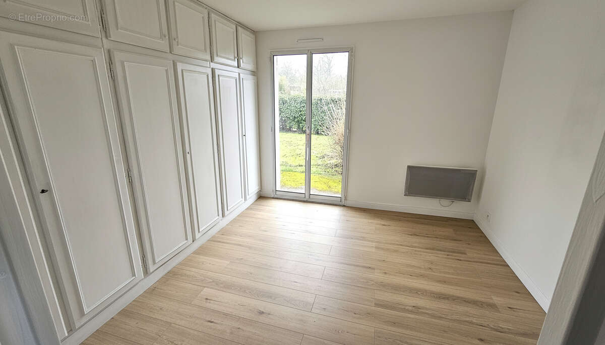 Maison à HOUDAN