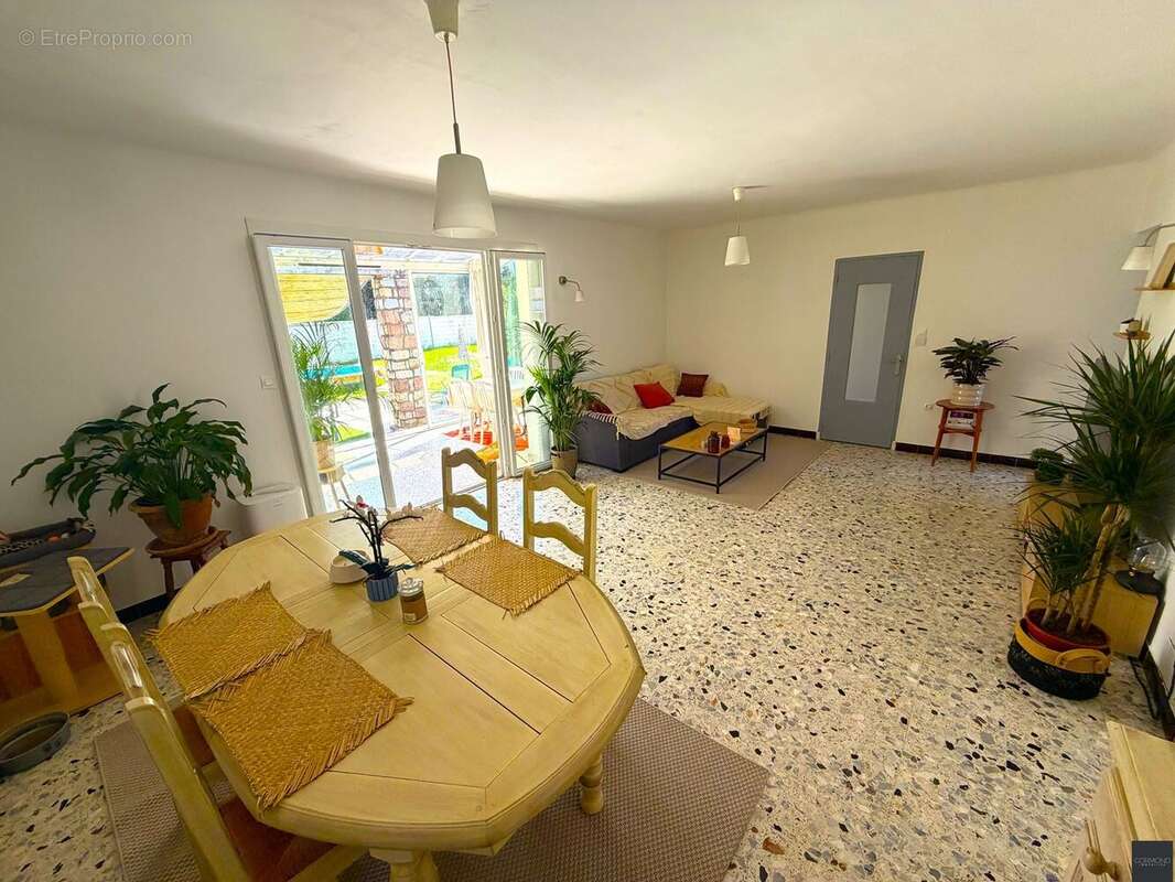 Maison à PIGNANS