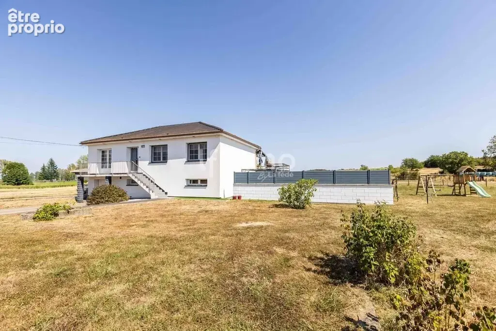 Maison familiale, belles prestations, avec grand terrain en camp - photo 2