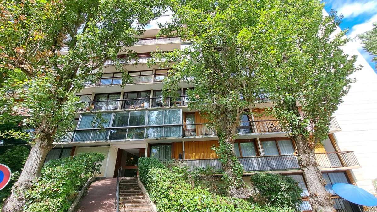 Appartement à FONTENAY-LE-FLEURY