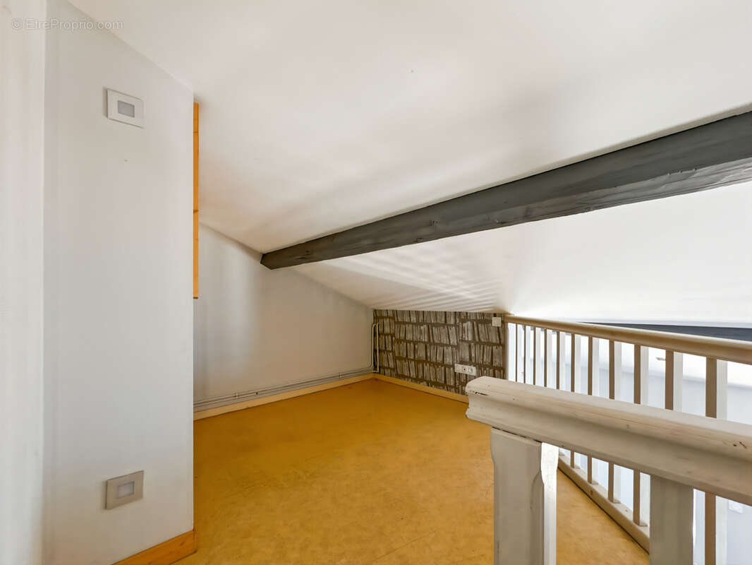 Trévoux - À vendre   Appartement T3 de 49 m2 avec balcon terrasse perché sur la Saône - photo 9
