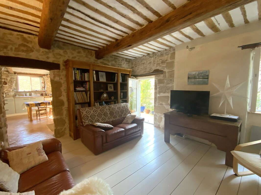 Charmante maison de village en pierres avec terrasse. - photo 6